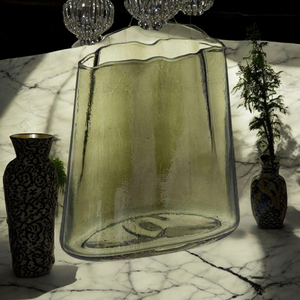 Irregularly shaped vase 